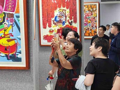 西安戶縣農民畫河北辛集巡展 筆墨丹青繪就鄉村新畫卷